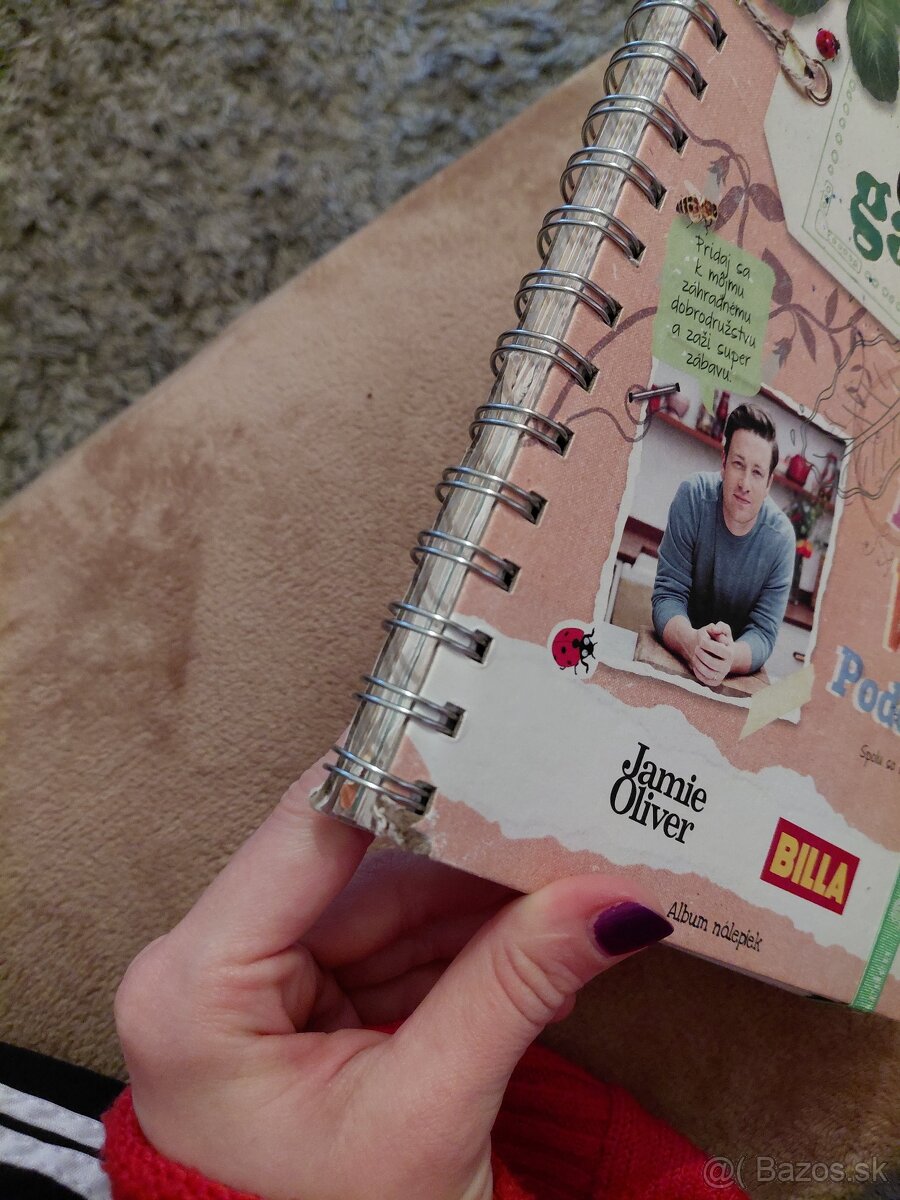 Kniha, spoločenská hra, postavičky, a iné - 4