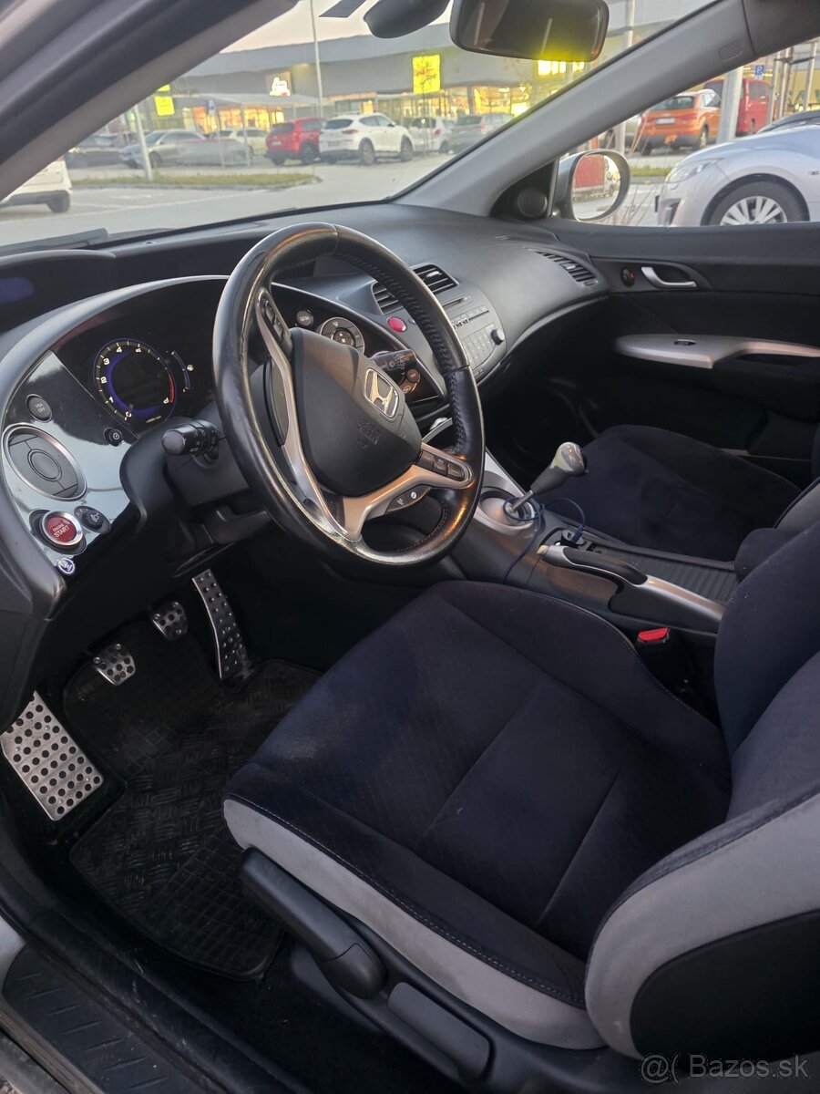 Honda Civic 1.8 i-vtec (103kW) - 4