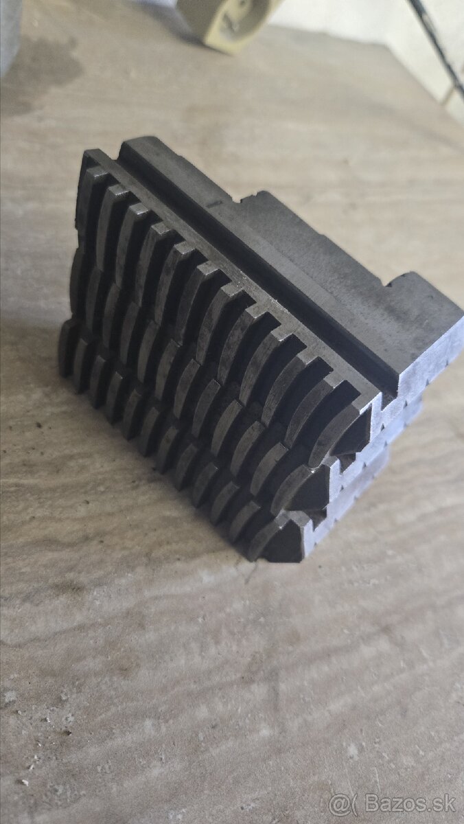 Sústružnícka univerzálna hlava 250 mm 3- hlavňova - 4