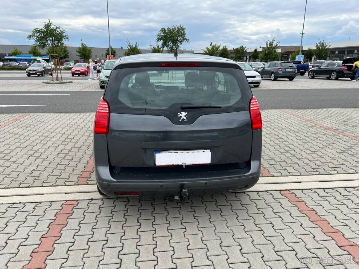 Peugeot 5008 1.6 HDi 80kw automat 7 míst panorama - 4