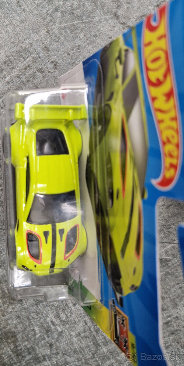 Hot Wheels Aston Martin Vantage GTE - 4