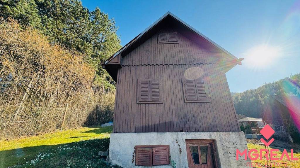 Na predaj záhradná chatka so záhradkou 244 m2 Malé Uherce - - 4