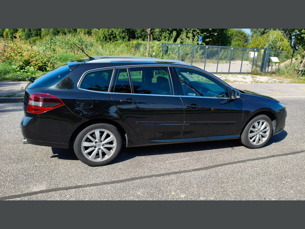 Renault Laguna Grandtour 2.0 dCi 150k Black Edition - 4