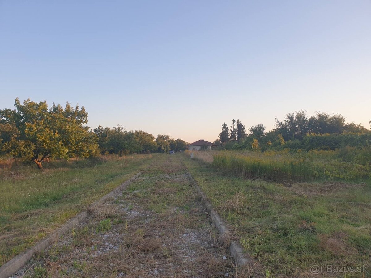 POSLEDNÝ POZEMOK Slnečný stavebný pozemok na predaj - 4