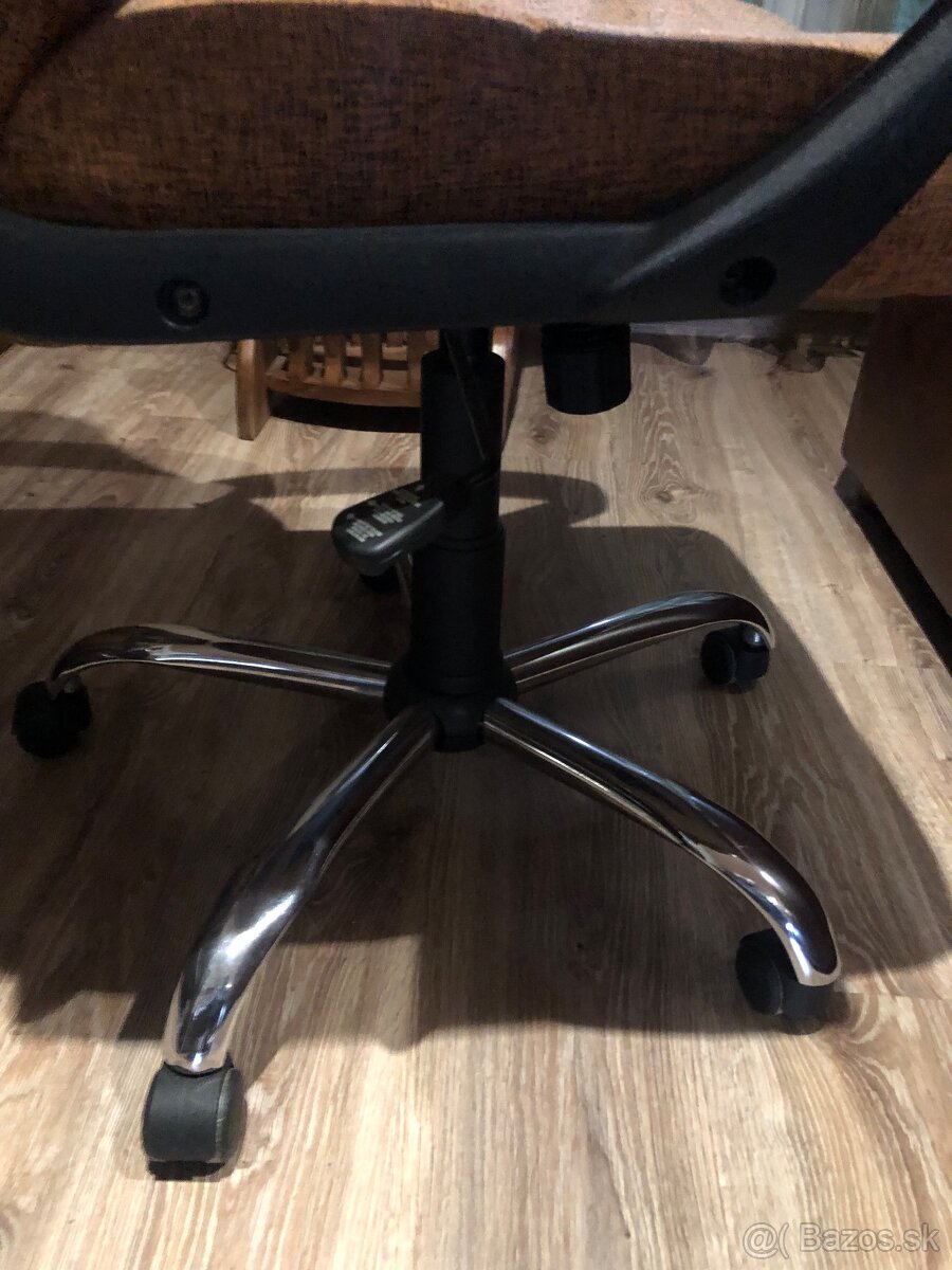Kancelarska stolicka - 4