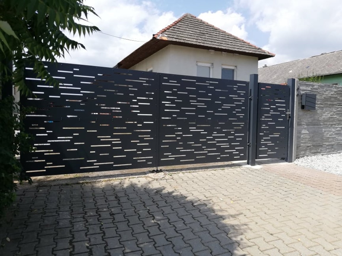 Kovové vstupné brány. - 4