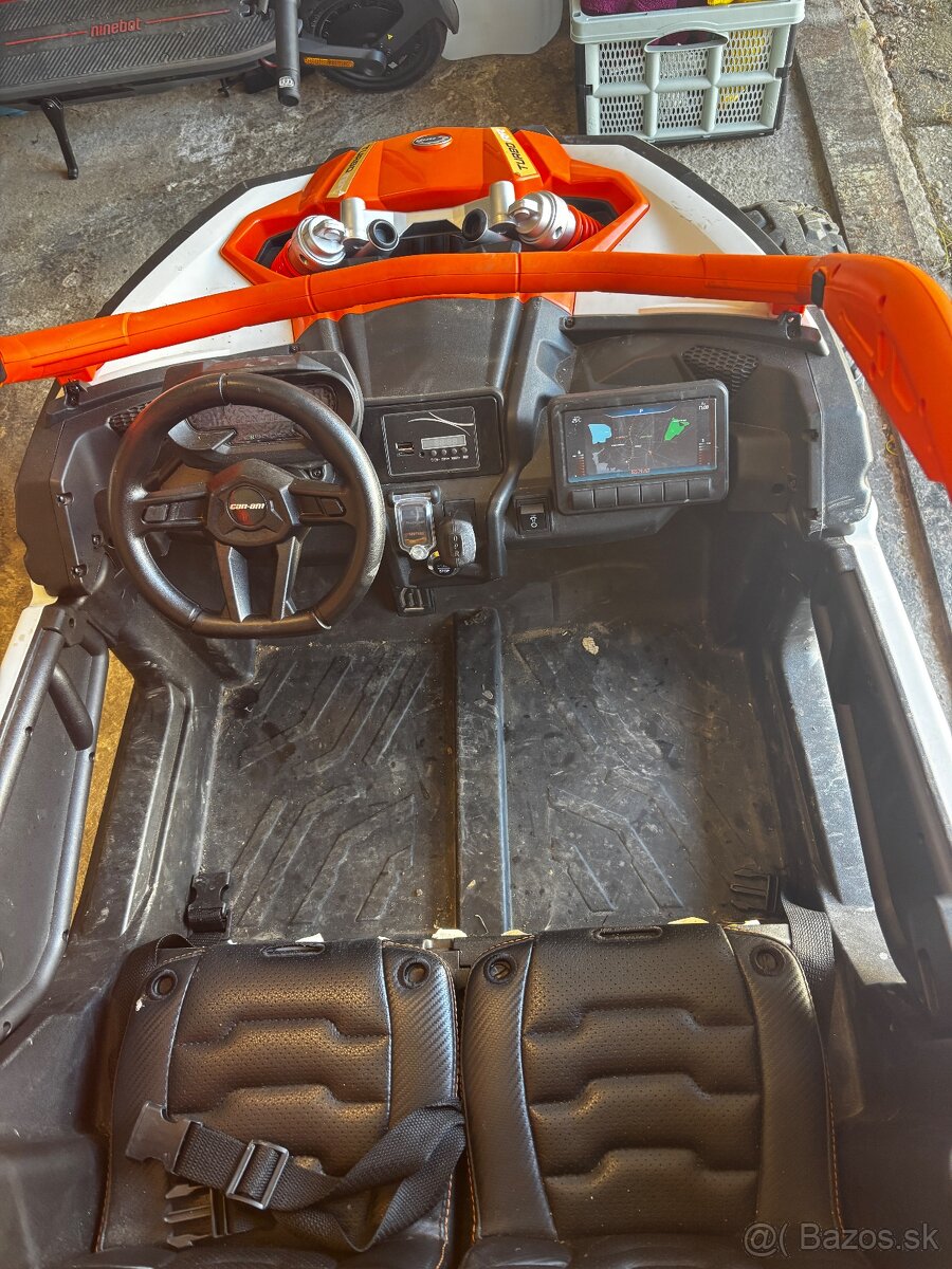 Elektricke auto Can-am Maverick XRC - 4