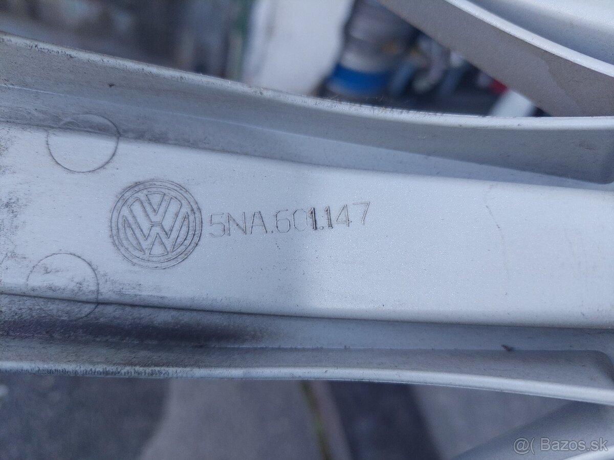 PUKLICE ŠKODA,VOLKSWAGEN - 4