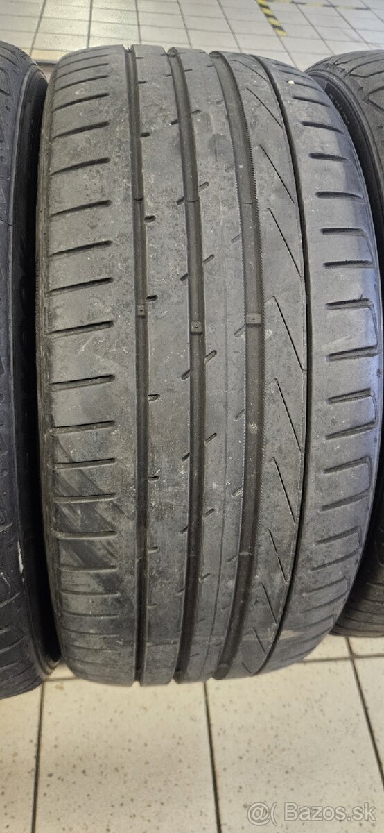 Hankook 225/45 R17 letné - 4