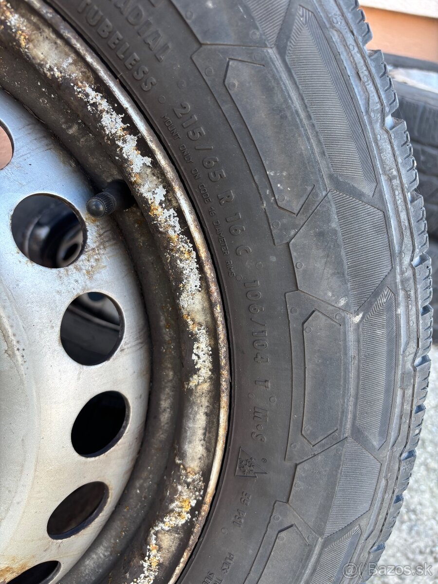 Predam zimnu sadu pneu s Volkswagen caravelle 215/65 R16 C - 4