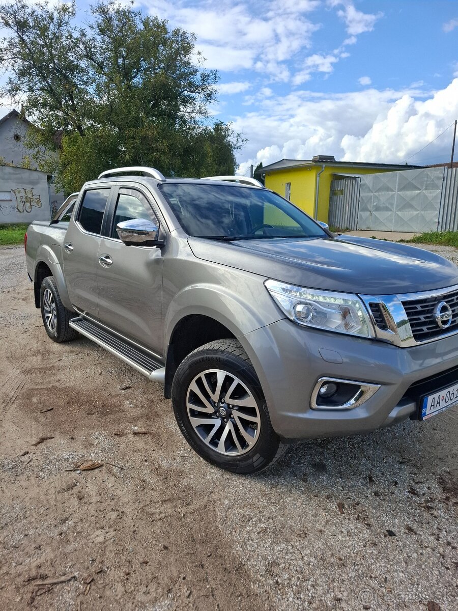 Nissan Navara NP300 Tekna Double Cab 2.3 dCi 190 7 A/T - - 4