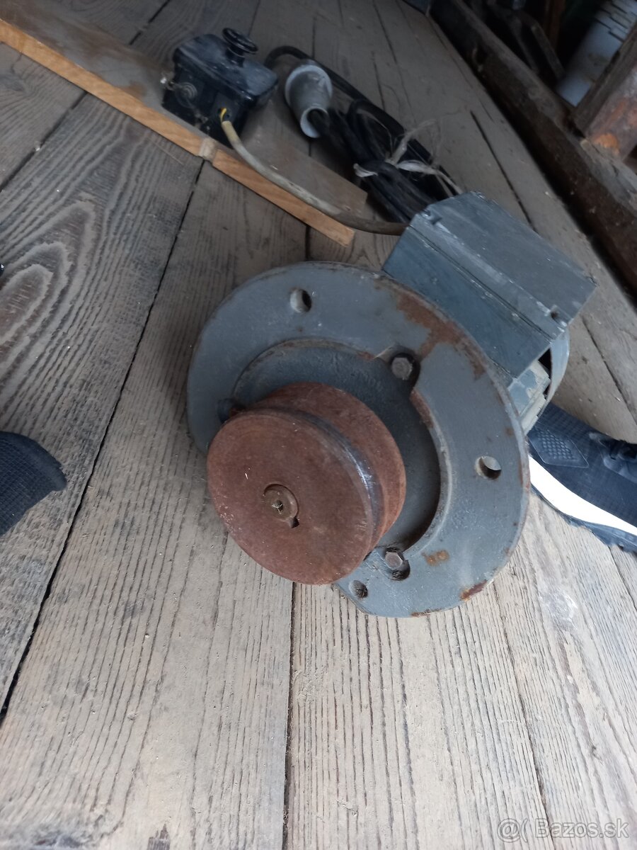 Elektromotor MEZ Mohelnice - 4