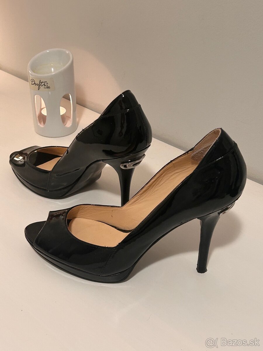 Kozene lakovane lodicky Guess vel.40 - 4