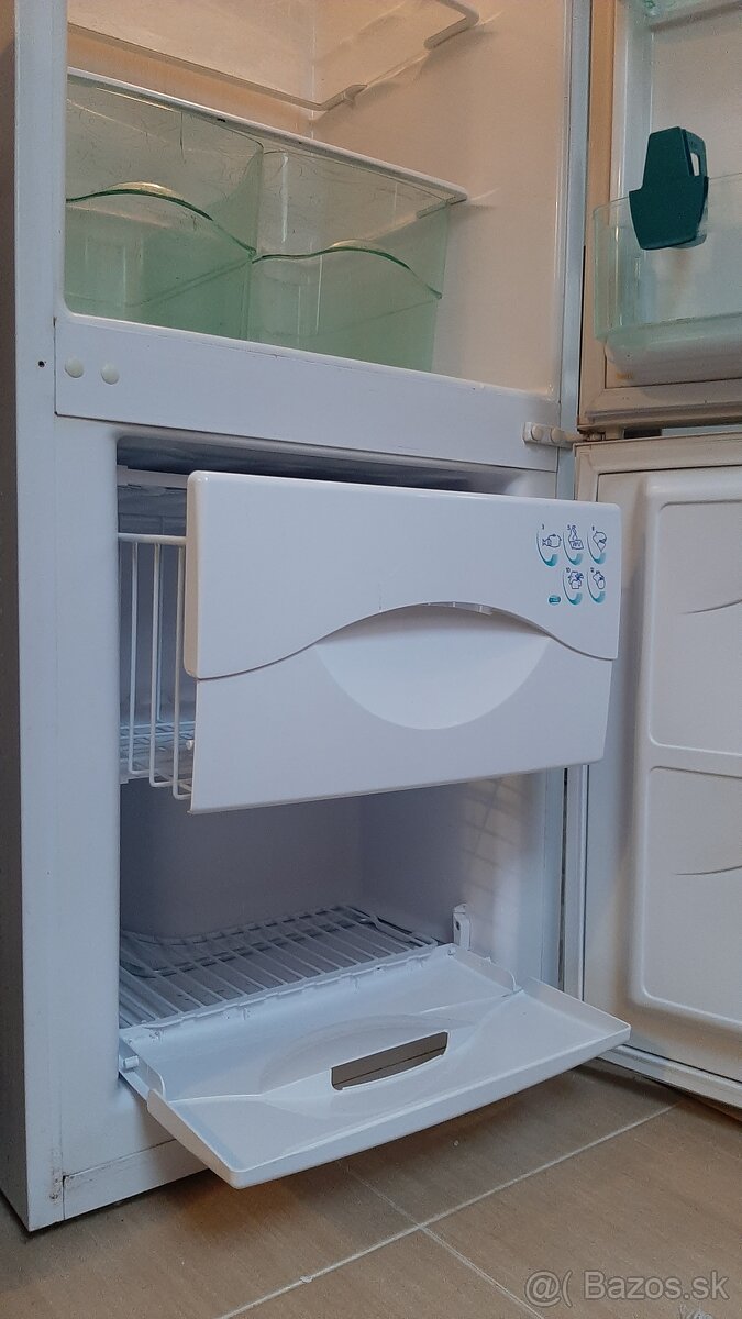 Chladnička s mrazničkou - 4
