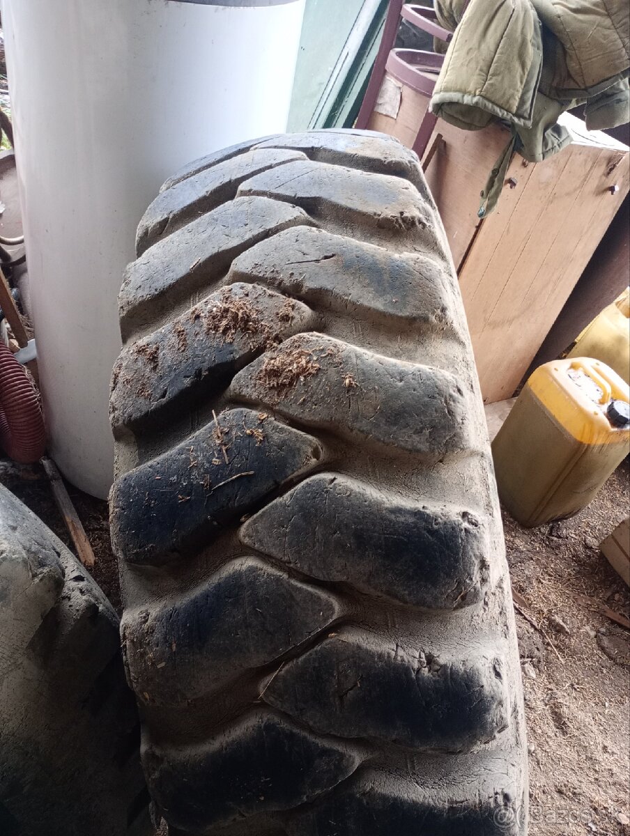 Pneumatiky 15,5-25 - 4