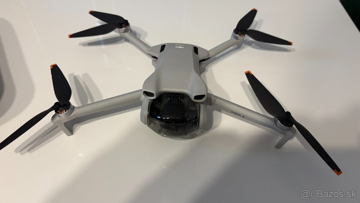 Dron DJI Mini 3 Fly More Combo (DJI RC) - 4