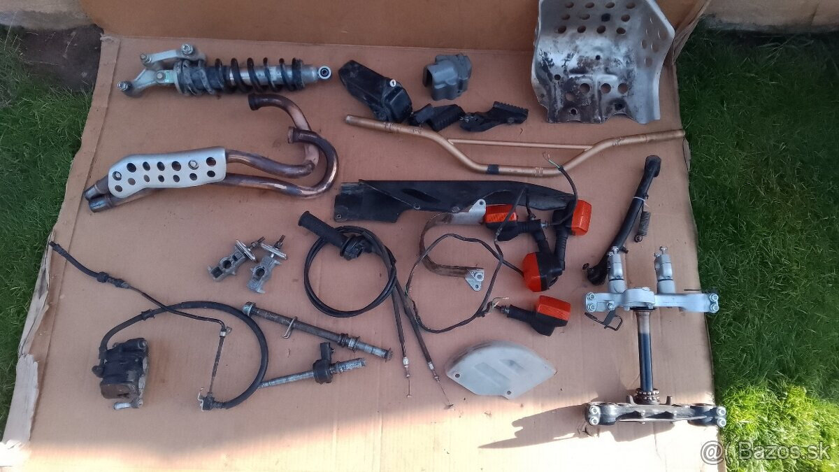 Honda NX 650 Dominator - 4