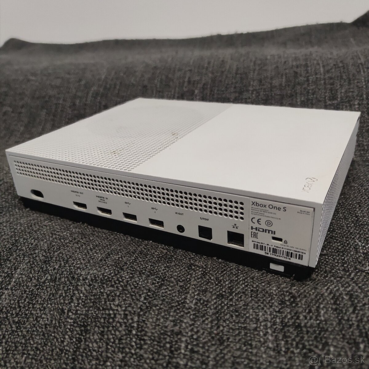 Xbox One S 1TB + 2x ovládač + 3x hra - 4