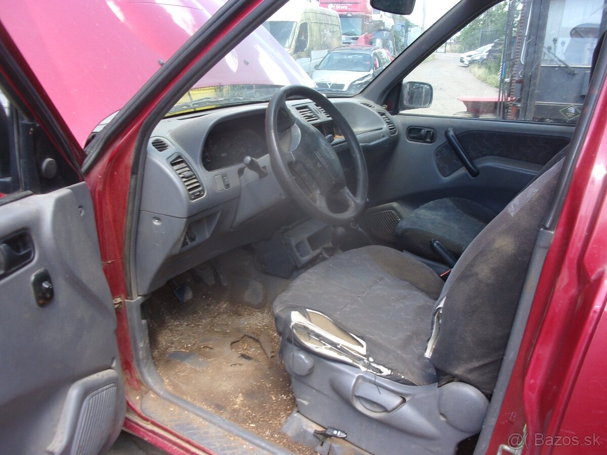 NISSAN TERRANO 2,7 DI + 2,4í - 4