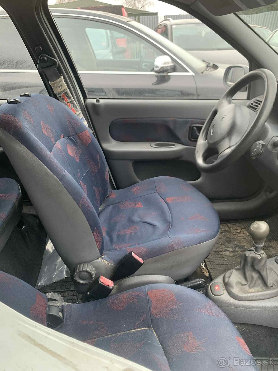 Rozpredám Renault Thalia 1.4 55kw - 4