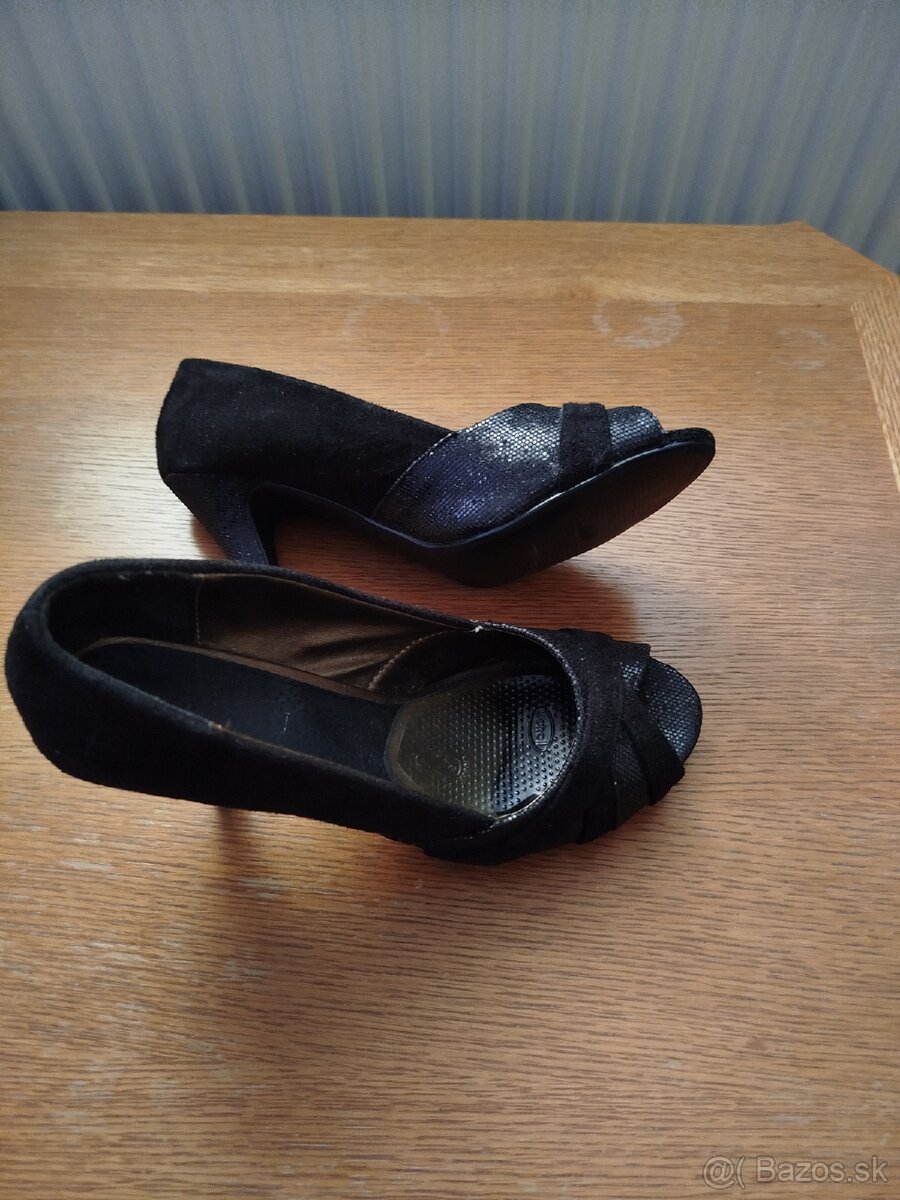 Čierne lodičky (veľkosť 38), asi 2x použité - 4