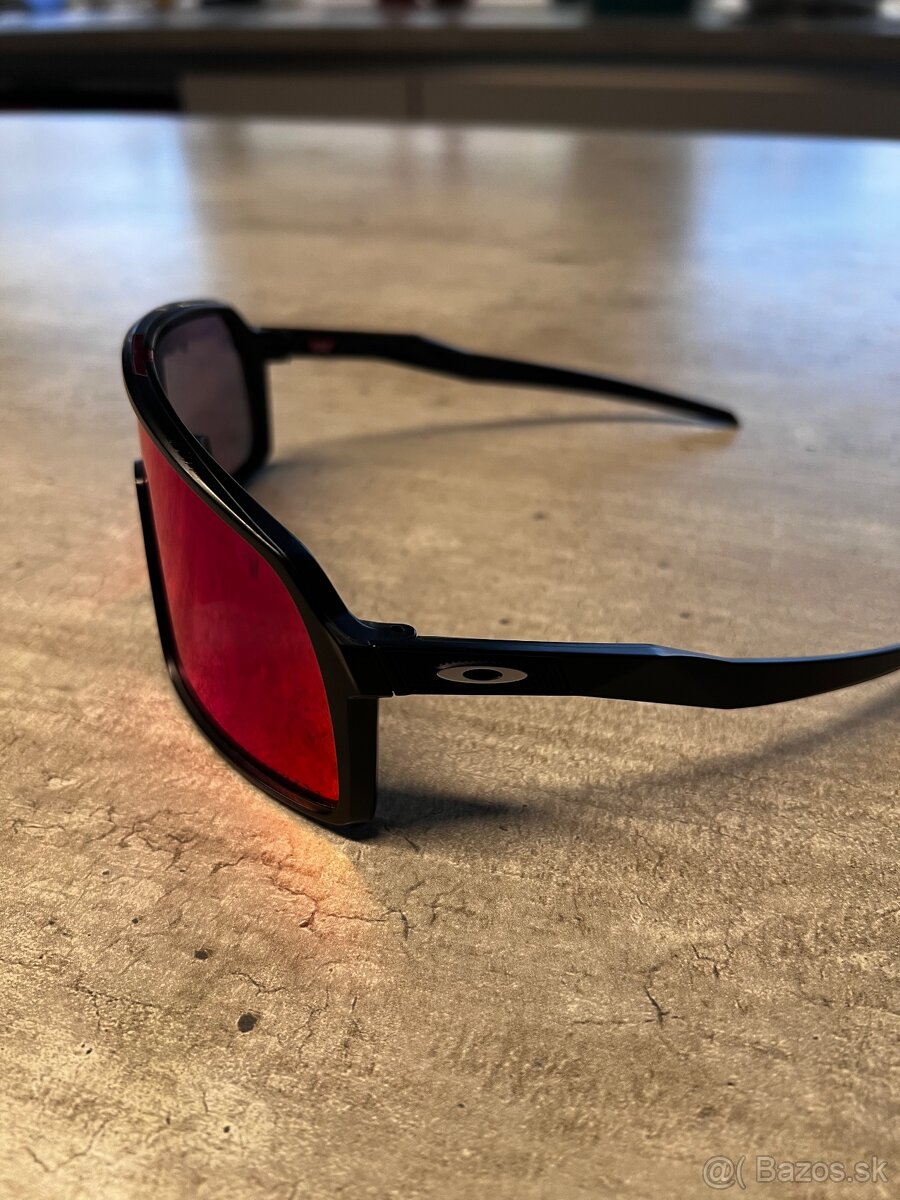 Oakley Sutro - 4
