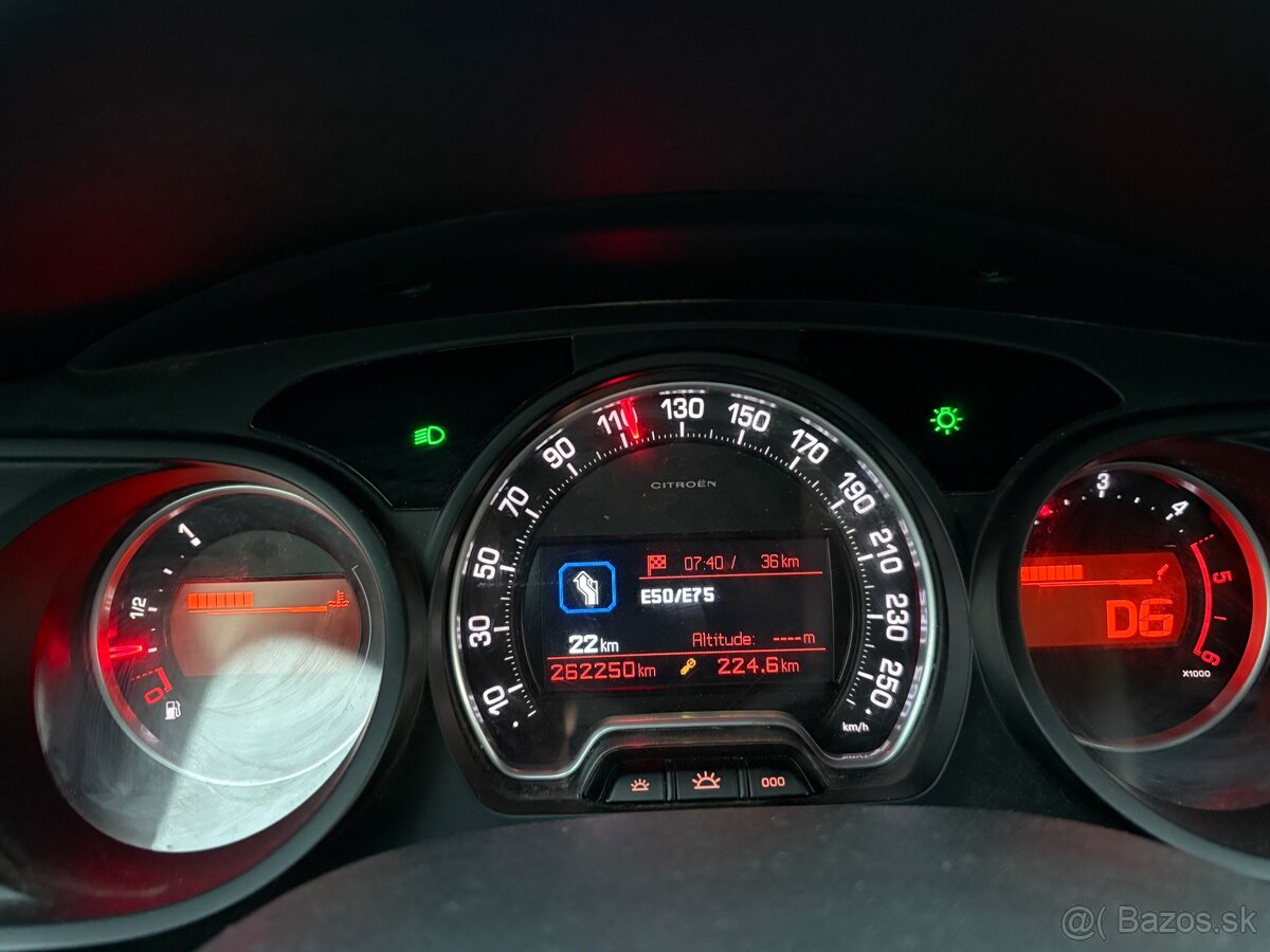 Prístrojovka/ budíky - 4