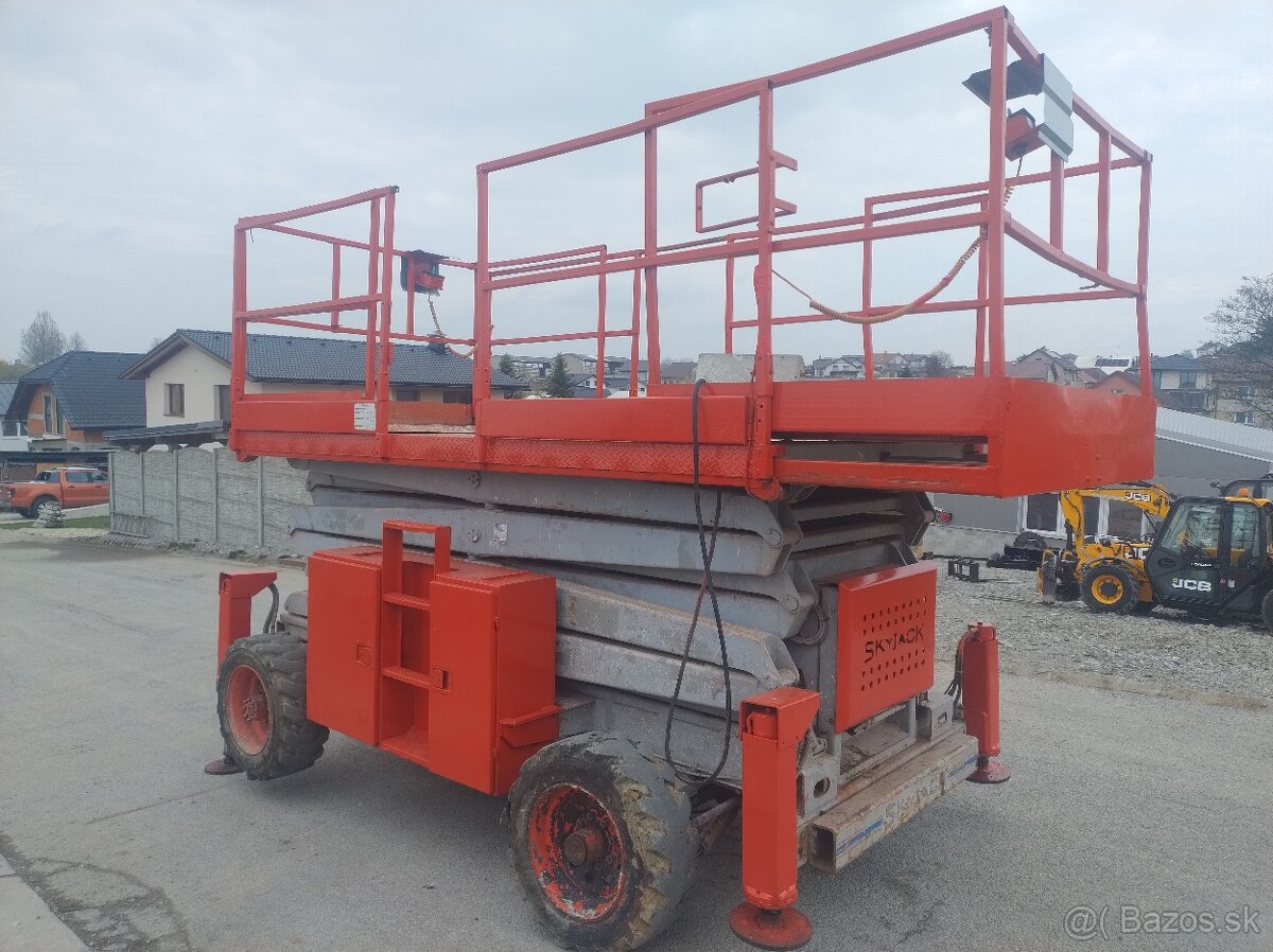 Plošina skyjack - 4