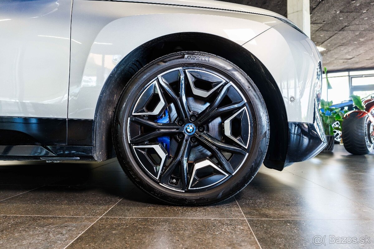 BMW iX 40 xDrive - 4