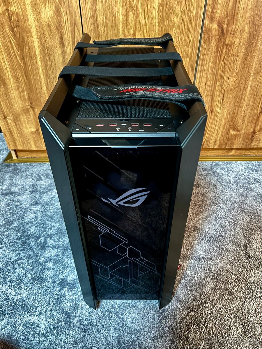 PC Skrinka Asus ROG Strix Helios - 4