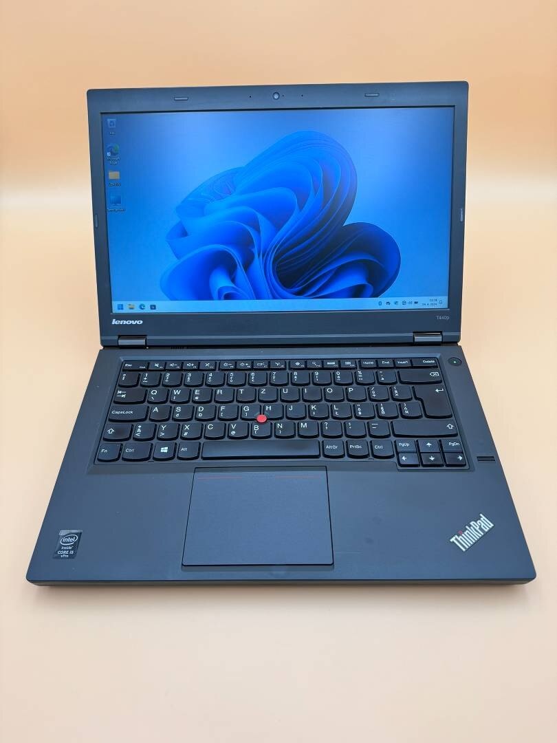 Notebook 14" Lenovo.Intel i5-4300M 2x2,60GHz.8gb ram.256SSD - 4