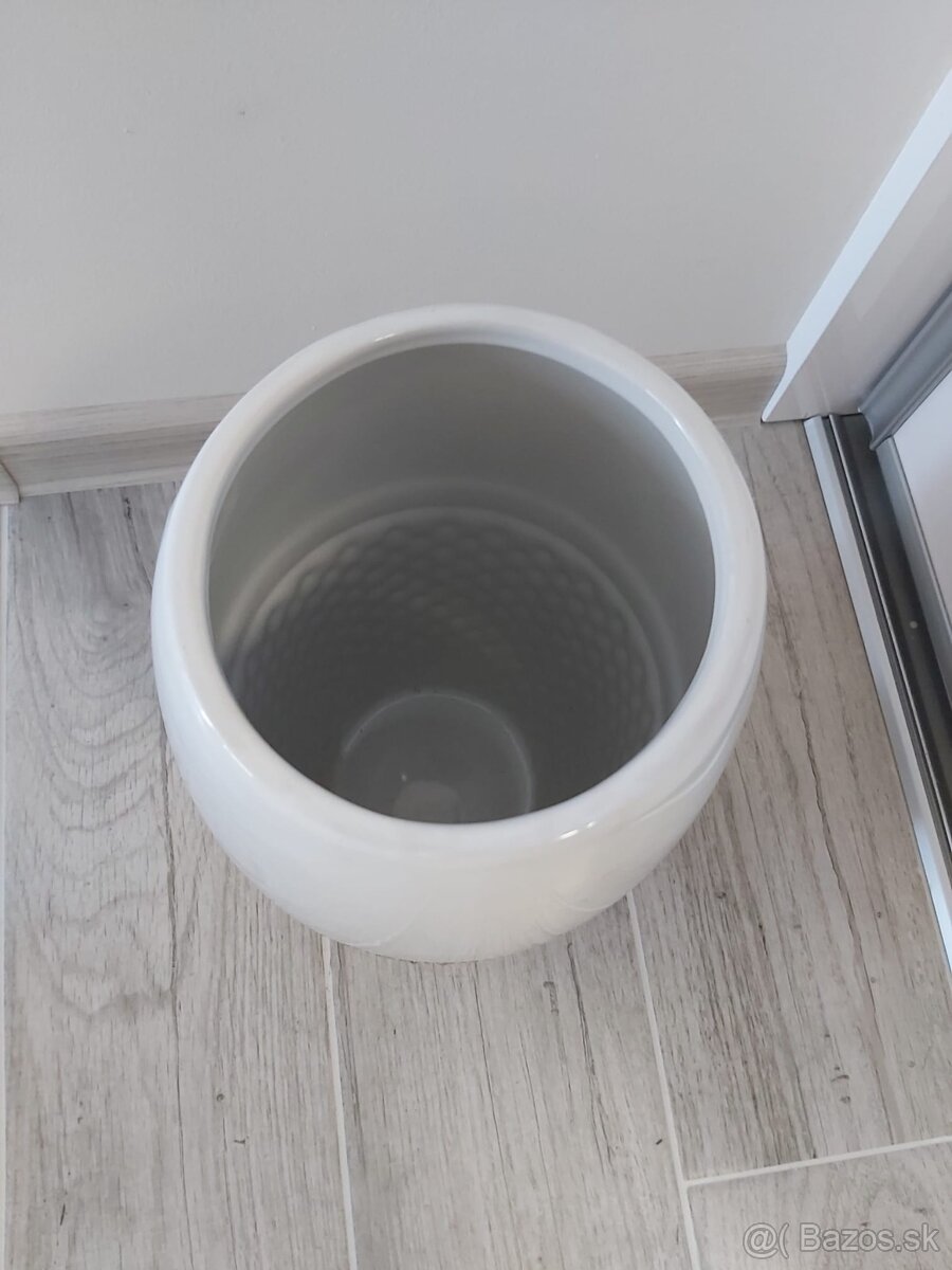 Predáme peknú novú nepoužitu keramickú porcelanovu vazu - 4