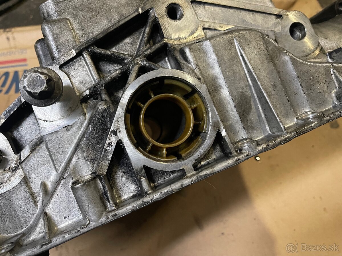 Mercedes om642 4 matic olejova vaňa - 4