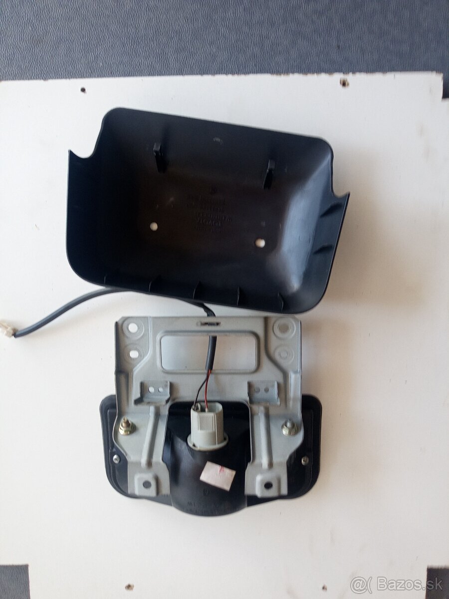 Toyota Carina E - osvetlenie rôzne - tretie brzdove svetlo - 4