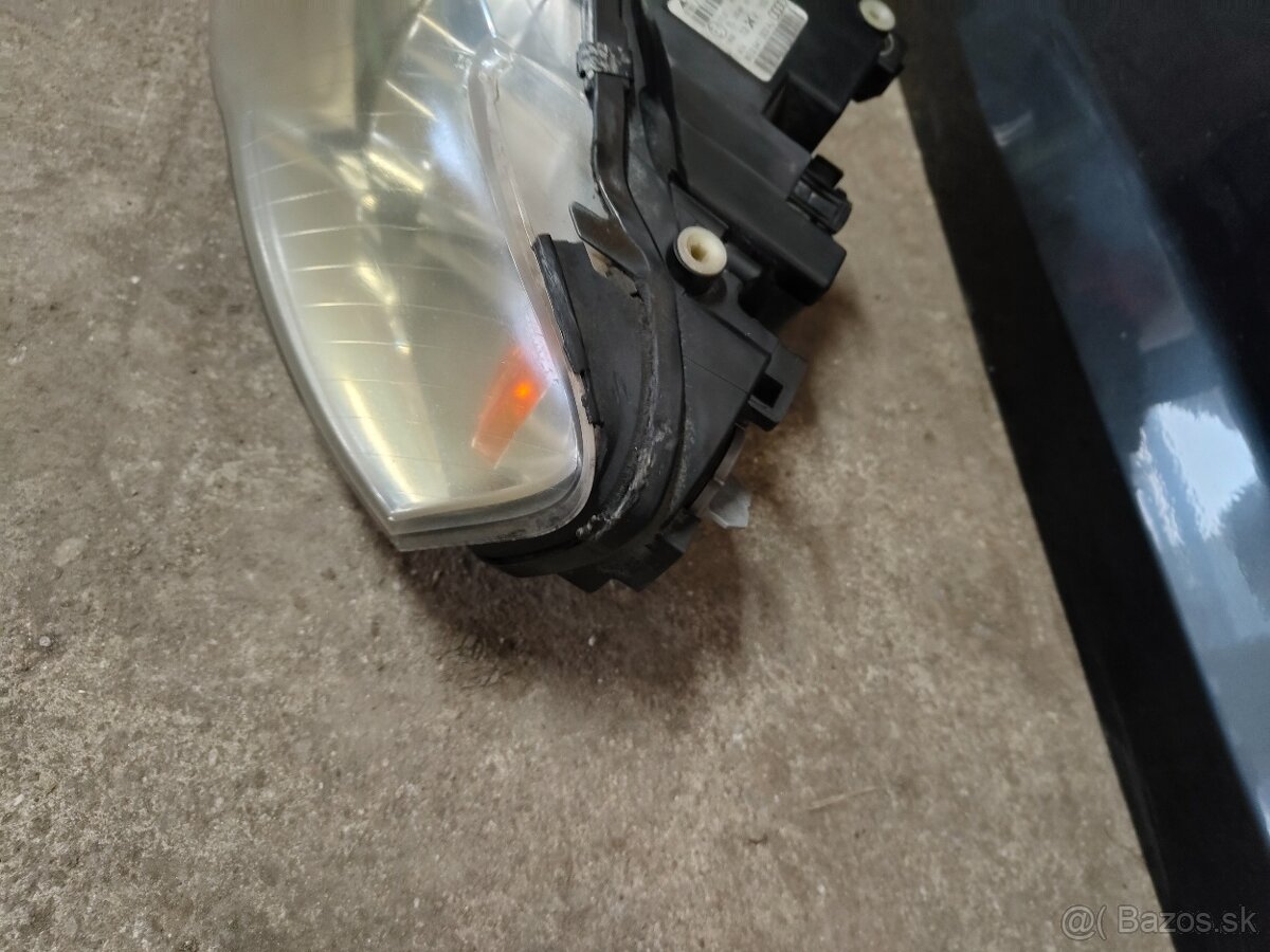 Ľavé predné halogénové svetlo Audi A4 B7 - 4