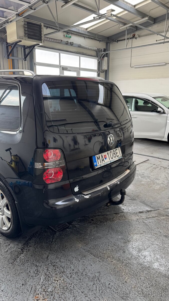 Volkswagen touran - 4
