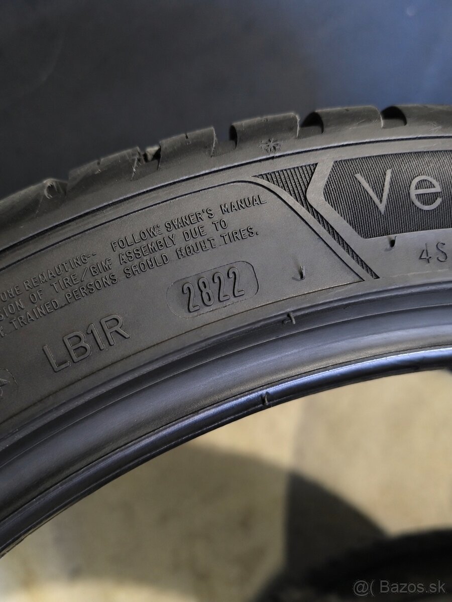 Goodyear Vector 4Seasons 245/40 R19 98Y - 4