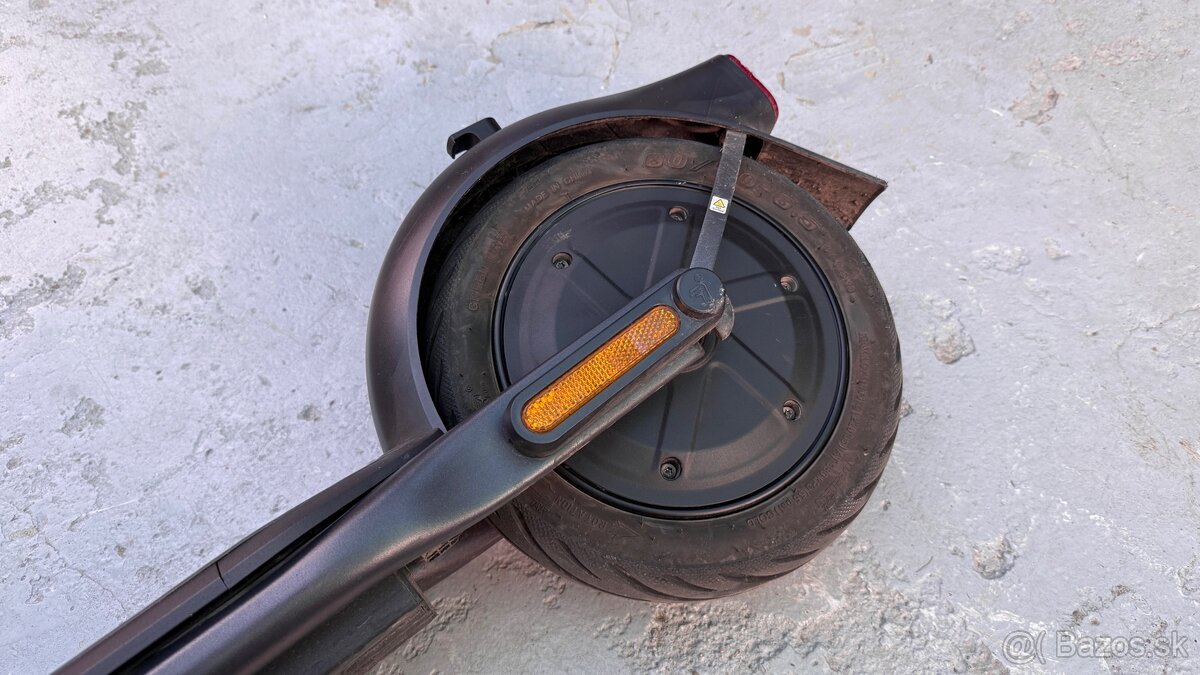 Ninebot KickScooter F2 by Segway - 4