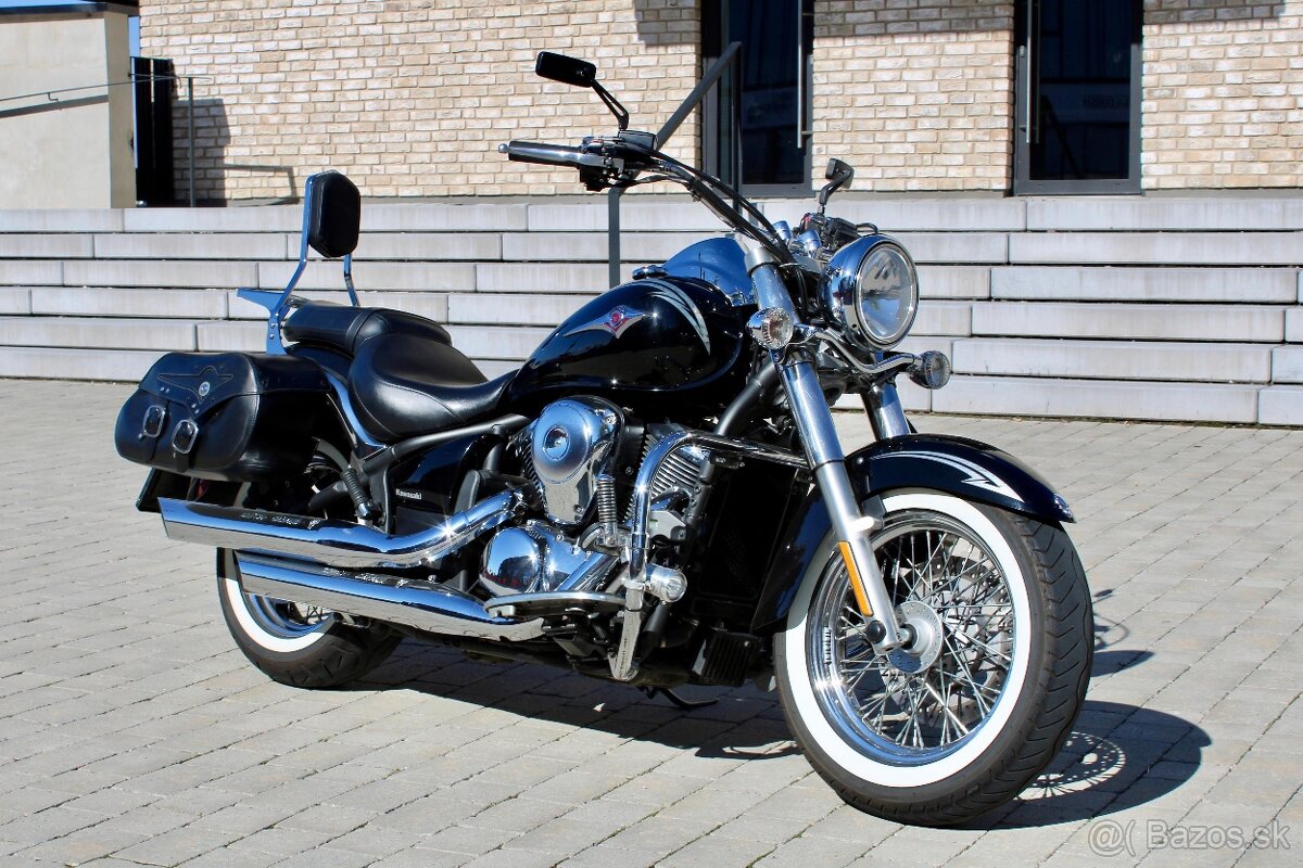 Kawasaki Vulcan VN 900 Classic Special Edition - 4