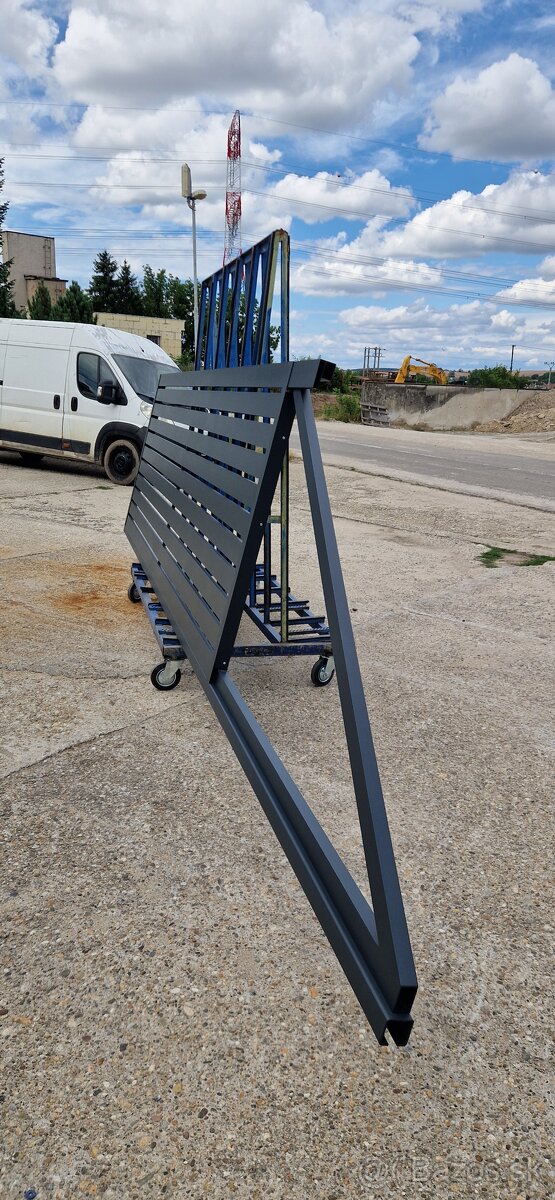 Samonosná hliníková brána - 4