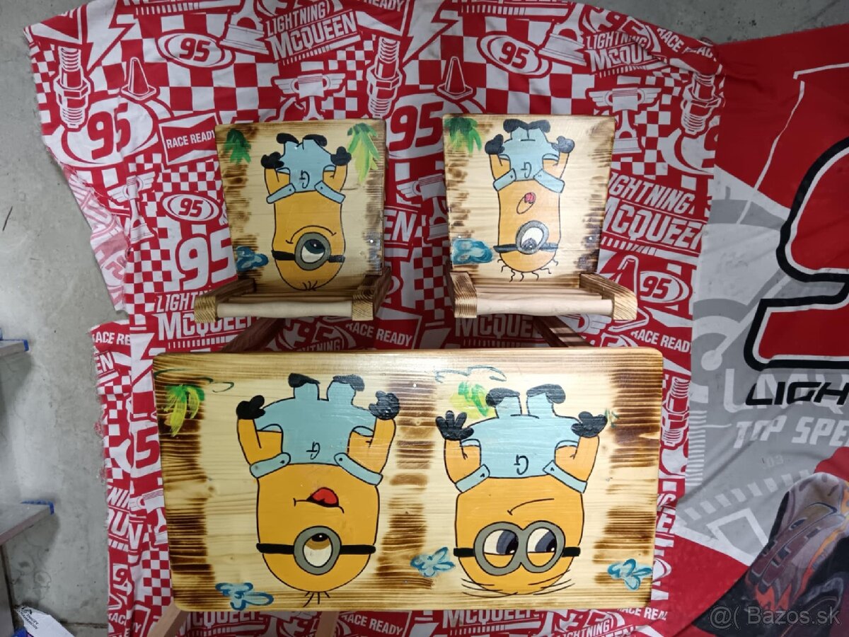 Drevený stolík so stoličkami - 4