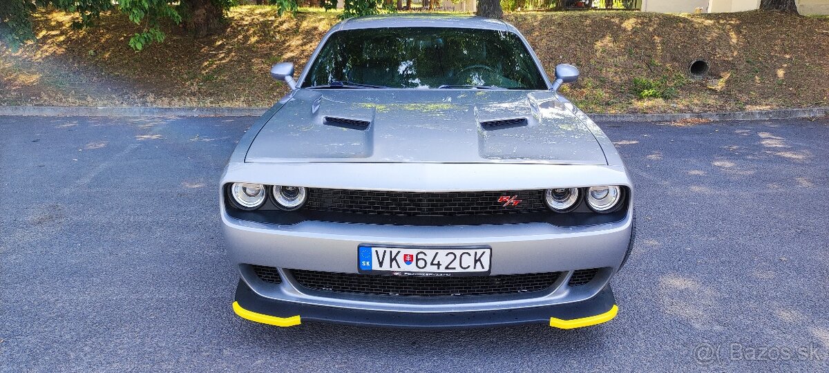 Dodge Challenger R/T manuál - 4