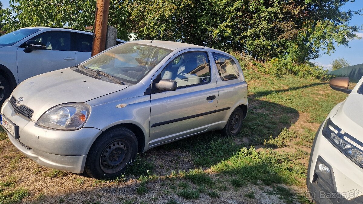 Toyota Yaris 1999 - 4