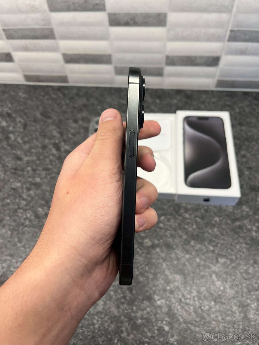 Iphone 15 Pro 128gb black titanium ako novi - 4