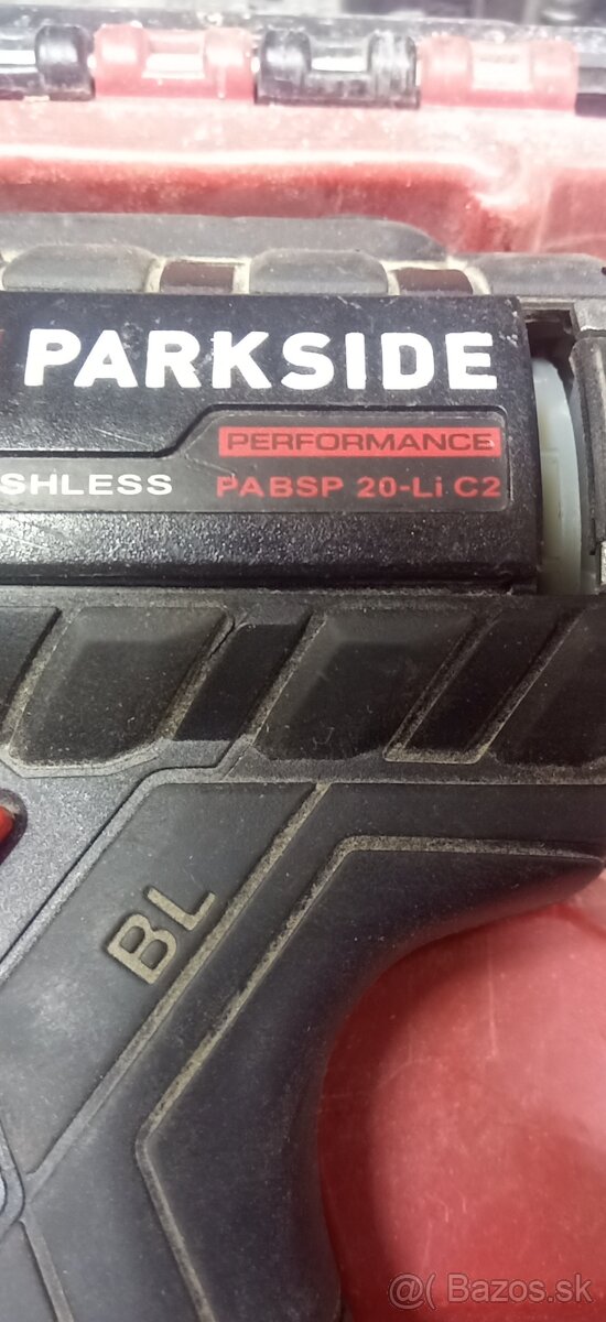 Parkside uťahovačka - 4