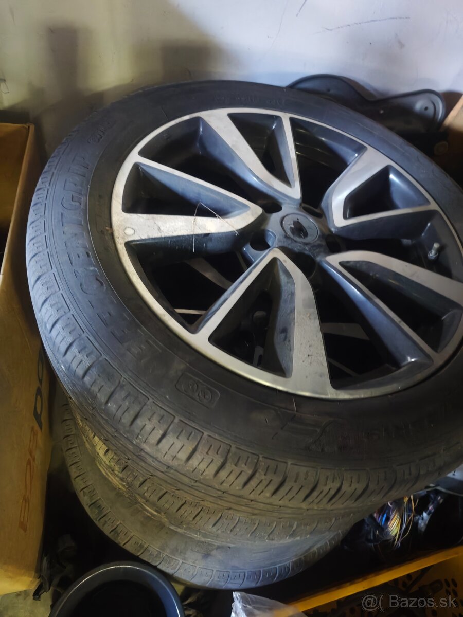 5x114,3 R19 nissan - 4