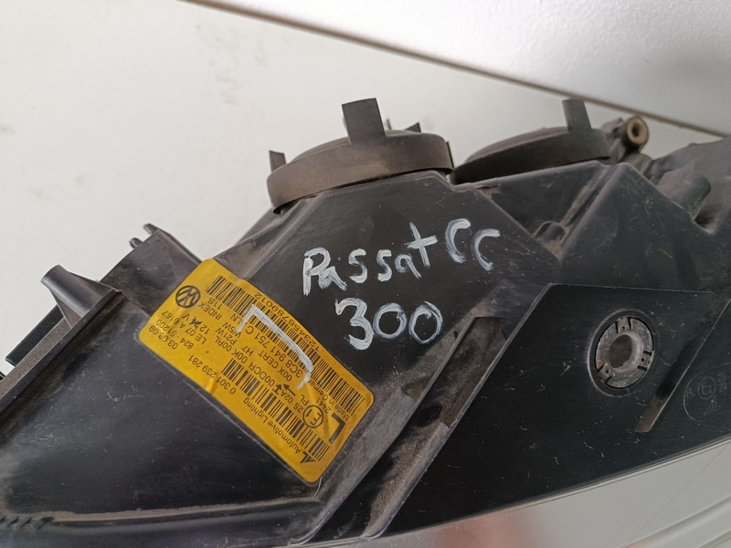 svetlo LP BIXENON passatCC 3c8941751c 300€ - 4