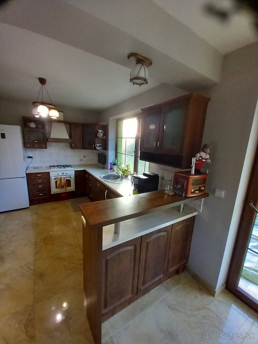 Predám kuchynskú linku aj so spotrebičmi. - 4