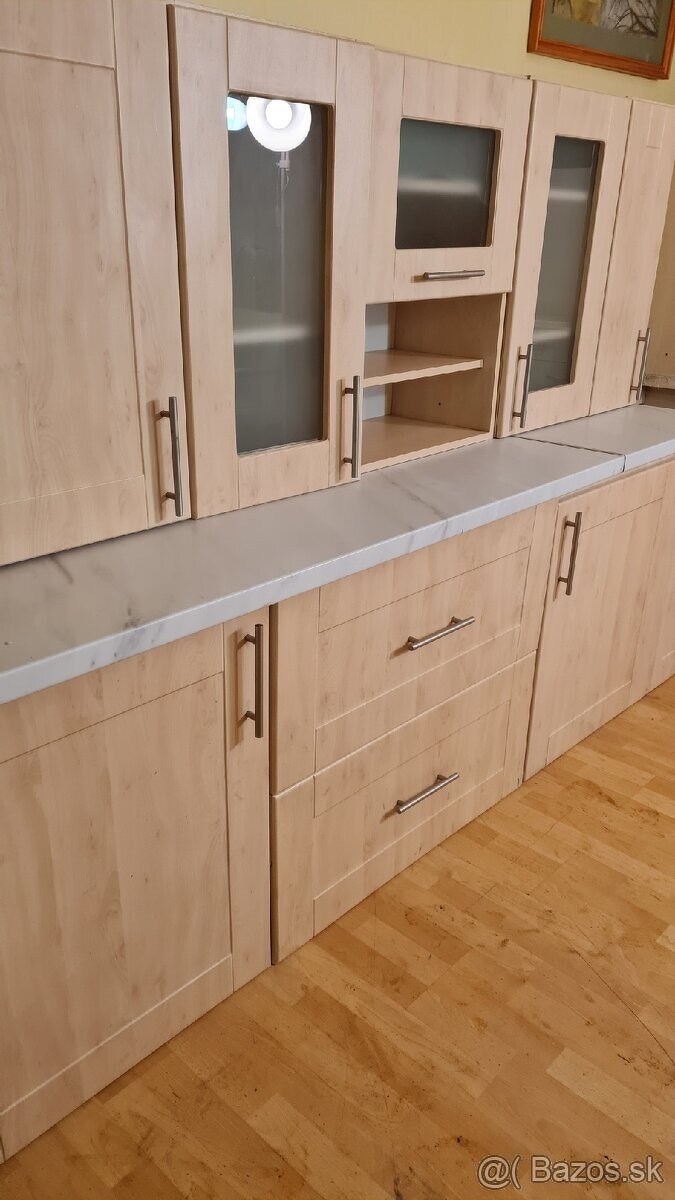 Predám kuchynskú linku dĺžka 314cm - 4