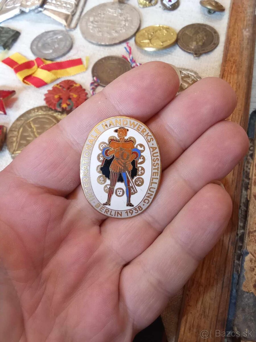odznak, smalt - 1938 Berlin - 4